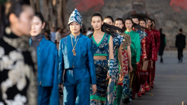 The Fashion Fabrics of Shenyang:An Unfolding Journey of Textile Womens Wear