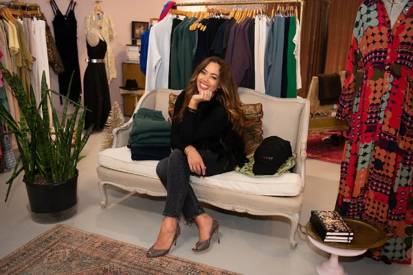 Luxurious and Durable:A Look Inside Lishen Shaoqian Textile Store