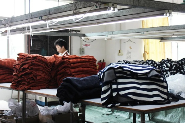 The Story of Dongguans Textile Industry:An Introduction to 东莞依纺织品