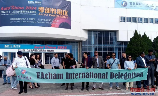 Embracing Innovation in Dongchengs Handmade Fashion
