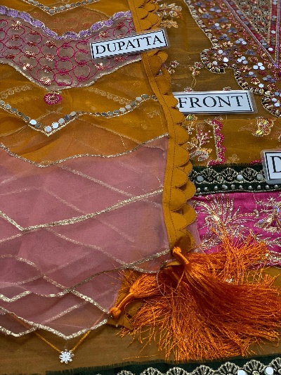 Hong Kongs Ethnic-Specific Textiles:A Review