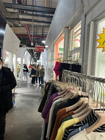 Exploring the宁静区实惠针纺织品批发市场