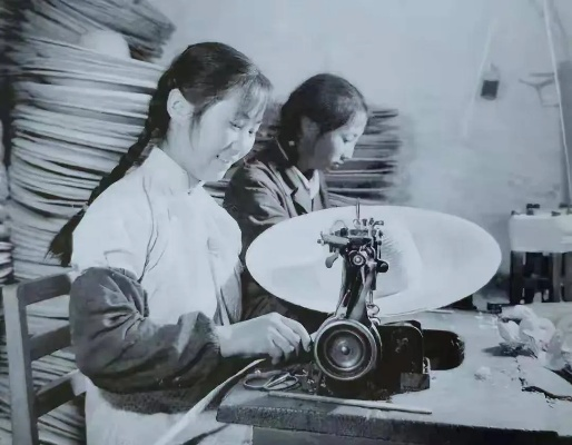 辉县纺织厂女孩，纺织之路的探索与成长