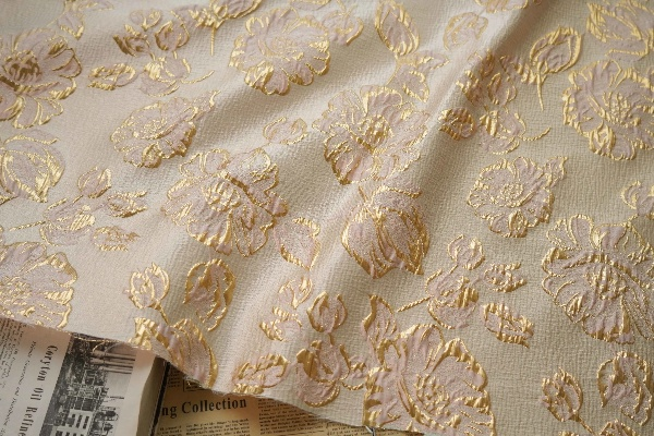The Bliss of Golden Textiles A Review of 金蕊纺织品