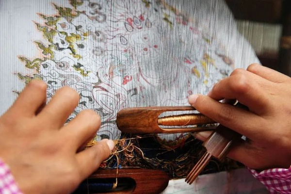 The Magic of 缘和纺织品，从缘起到精致工艺的纺织品之旅