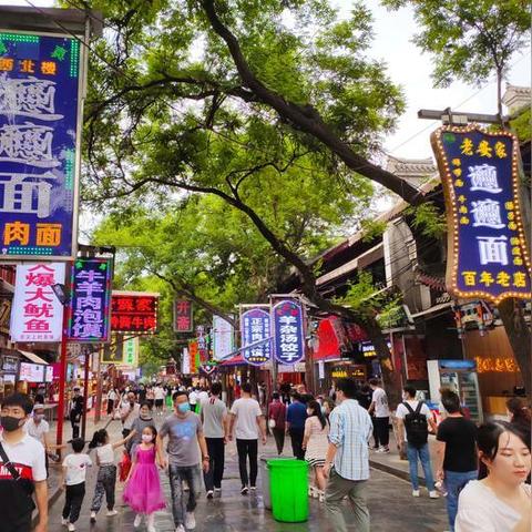 在陕西，有一个充满活力和多样性的针纺织品批发市场。这里汇聚了各种优质的针纺织品，为各地的采购商提供了丰富的选择。下面将为您详细介绍这个市场的地址及其相关细节