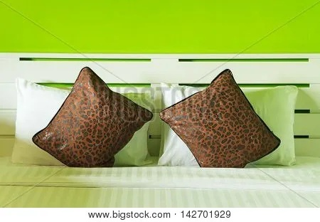 The Inclusiveness of Traditional Silk Pillowcases in Modern Living