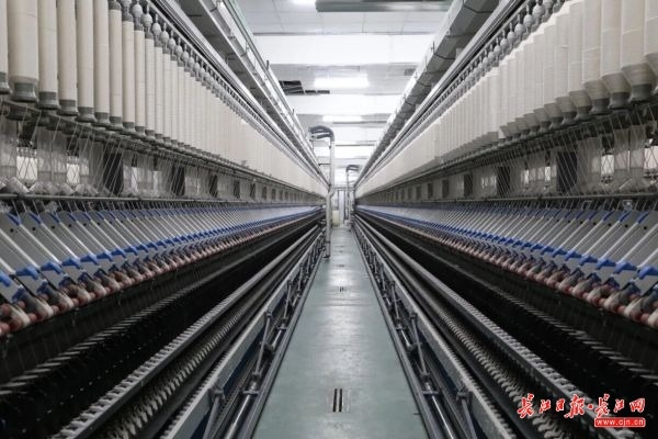 武汉纺织厂与经编机厂，工业发展与创新之路