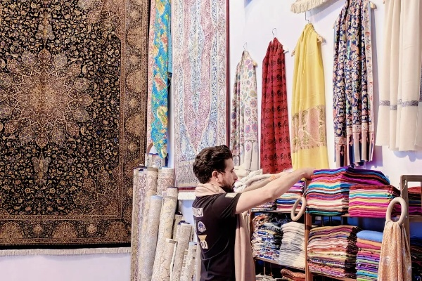 The Evolution of Textiles:A Journey Through the World of Yinhua Na Fabrics