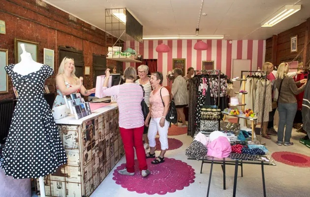 A Glimpse into Luji Textile Store,Rujia