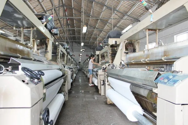 The Story of an Attractive Textile Factory The 地毯厂纺织厂
