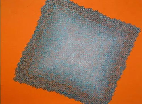 纤色草纺织品，探索与体验