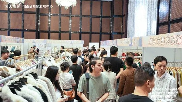 Exploring the嘉兴桐乡卡迪絨纺织品，从源头到时尚的华丽旅程