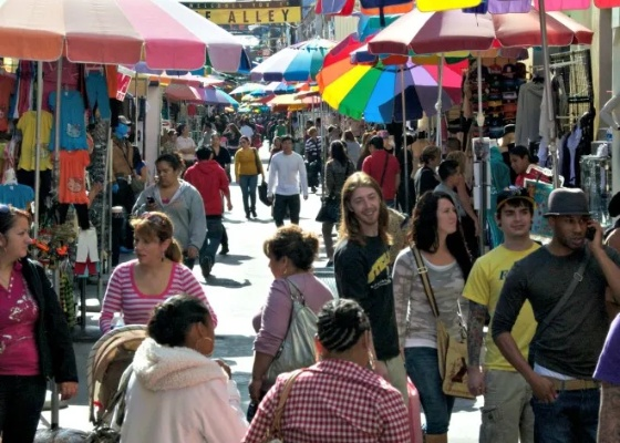 Exploring the Coming of the Textile Street in Shangqiu