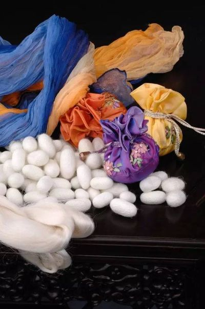 太极石纺织品，探索与体验
