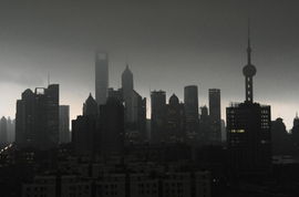The Fabric of Shanghai:A Day at the Textile Factory