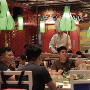 西宁乾隆烤鸭店纺织品批发市场探秘