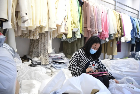 Exploring the Local Market for Textiles in Hongqiao District