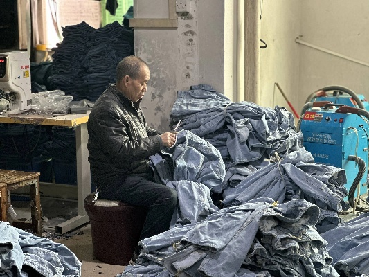 Exploring the Future of Textiles:An Interview with Cheng Jun Textiles