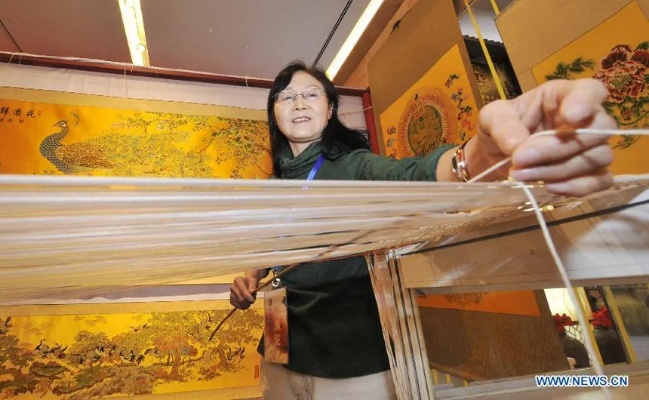 The Art of Crafting Traditional Textiles in Shaoxing,China