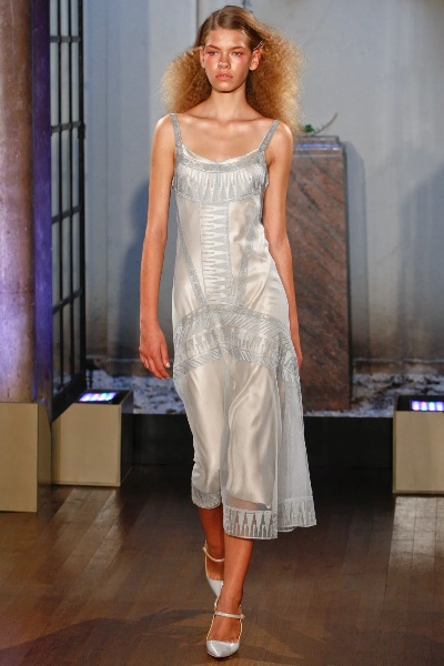 The Dynamic Design Philosophy of Adaptive Textiles