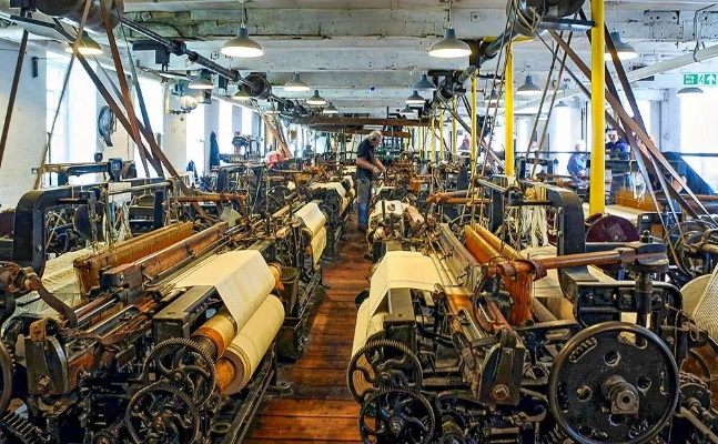 The Advancement of Textile Industry:The Story of先锋纺织厂