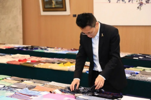 雷浪纺织品，探索与体验