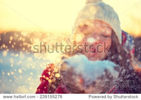 The Beauty of Textile Manufacturing:A Tale of Wind,Flower,and Snow