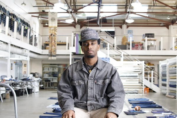 The Legacy of Work in Jintian Textile Factory:A Tale of Labor and Innovation