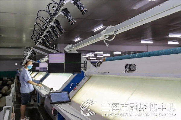纺织品验布操作流程与关键指标分析