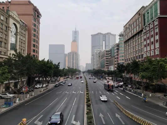 The Global Fabric of Guangzhous Zhongda Road