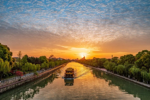 The Dynamic Landscape of Jiangsus Daily Wearable Textile Industry