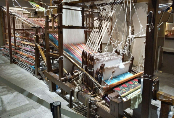 The Art of Textile Craftsmanship 从艺佰纺织品看纺织业的精湛工艺