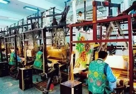 The Art of Textile Craftsmanship 从艺佰纺织品看纺织业的精湛工艺