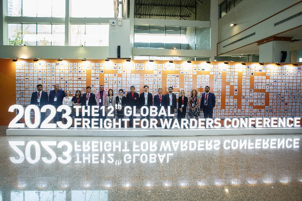 Exploring the Global Reach of Hubei Textiles through Logistics
