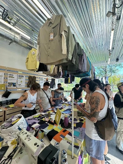 The Splendid Sewing Market of Sichuan Province