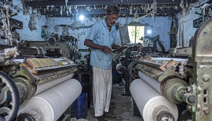 The Role of Textile Fabric Testing Engineers in Quality Control and Innovation