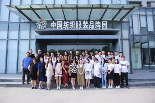 The Story of迪骏纺织品，专业与品质的融合