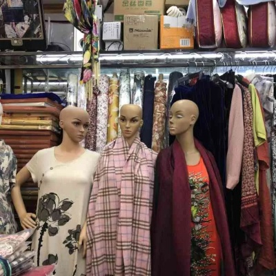 The Story of High Yangs亚美丝纺织品批发店