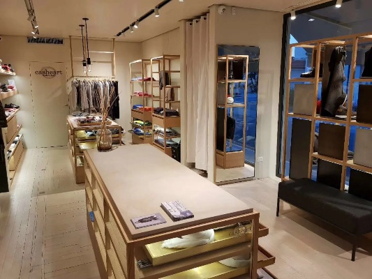 毕家索纺织品牌专卖店体验