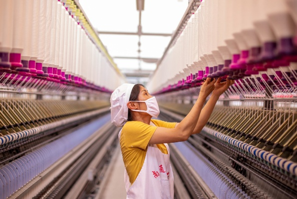 The Beauty of Textile Manufacturing:A Talk with a纺织厂面