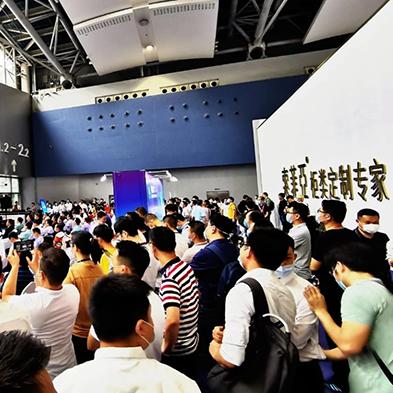 广州市纺织品批发市场的地理位置与相关案例分析