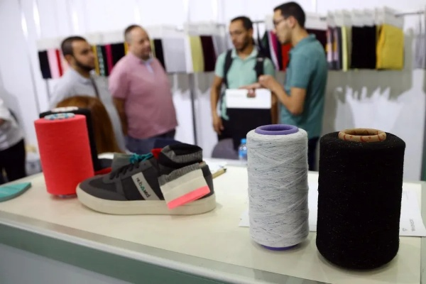 The Role of Textiles in Global Fashion Industry