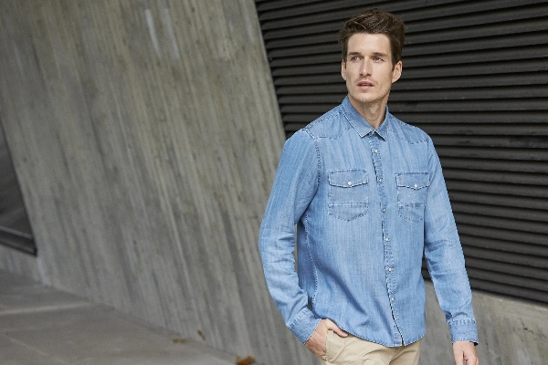 The Ultimate Guide to Choosing the Perfect Denim Shirt for Your Wardrobe