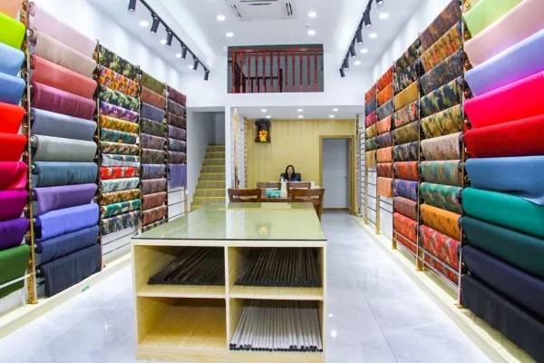 The Story of 朱亚栋纺织品店，一探究竟