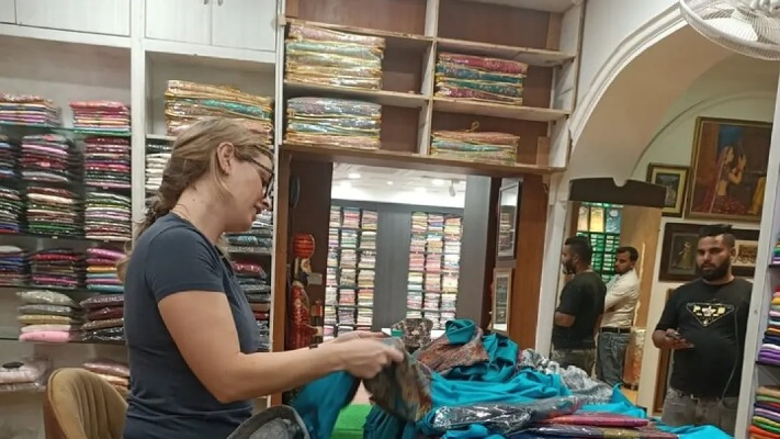 The Joy of Shopping at Huahua Textile Shop