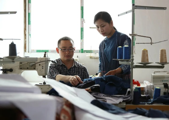The Story of Textile Factory Worker Zhang