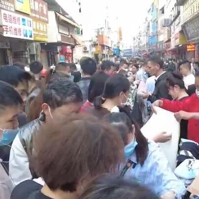 广州中大国际纺织品批发城的贸易盛景