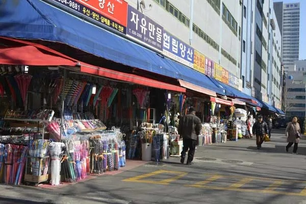 宝山区韩国针纺织品批发市场探访
