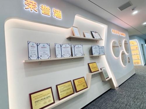 梦娜纺织品加盟店，开启创业新篇章